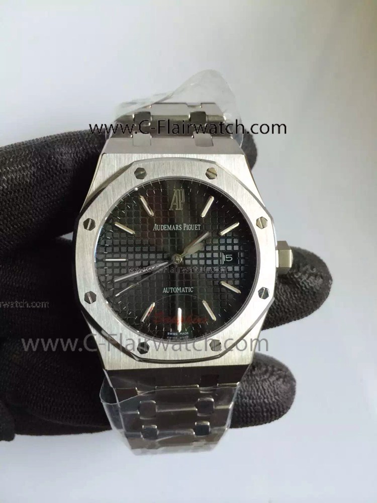 Audemars Piguet Replica Royal Oak Black Dial Watch 39mm